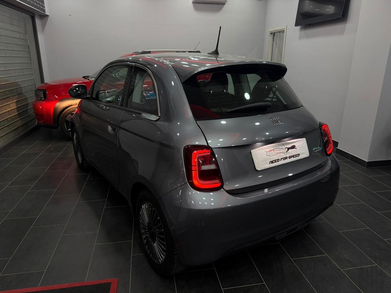 Fiat 500 500e Berlina 42 kWh Passion
