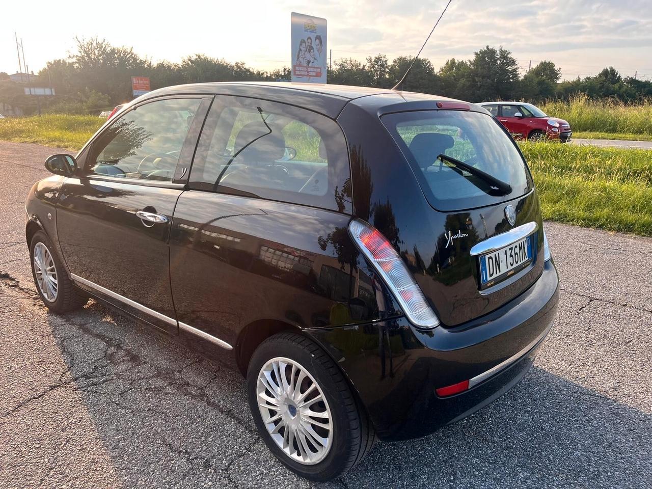 Lancia Ypsilon 1.2 Platino