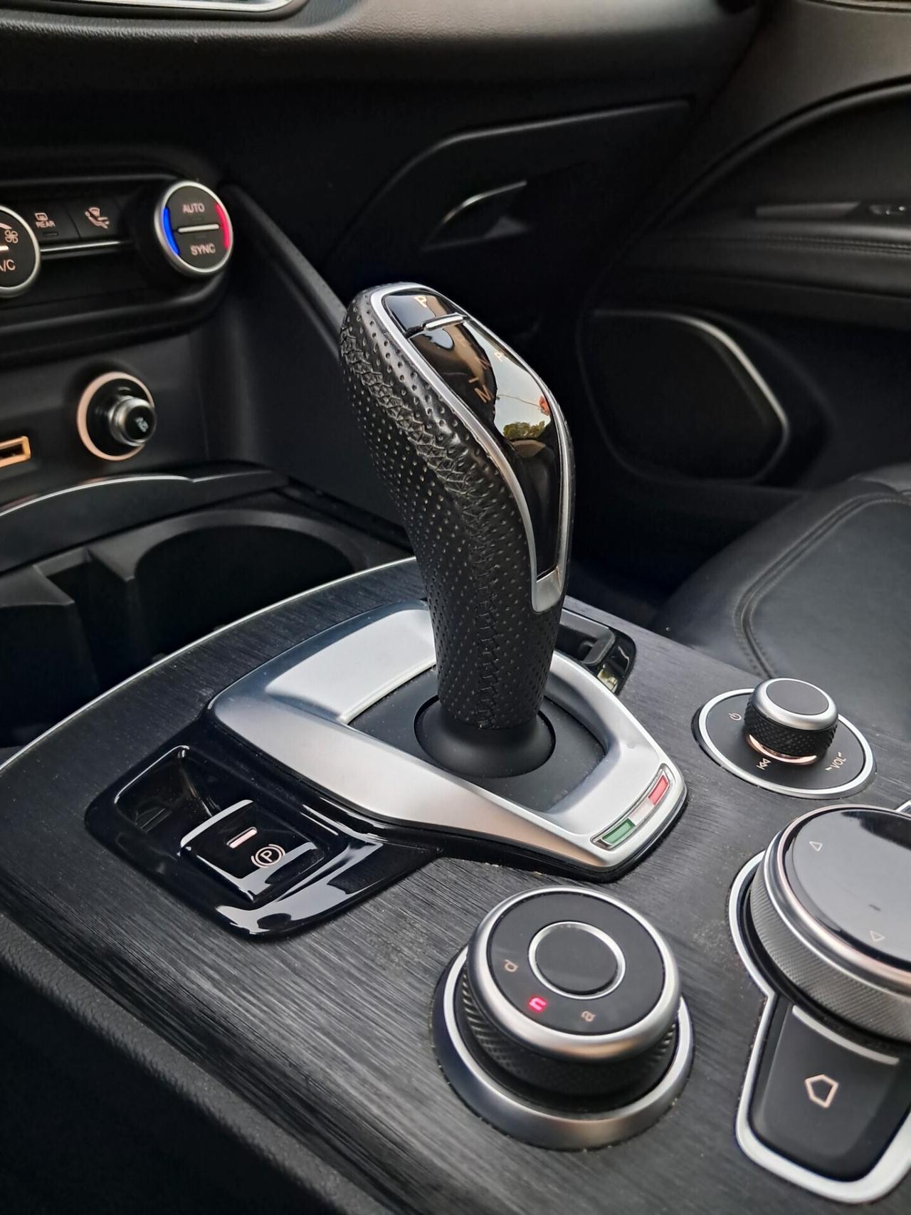 Alfa R. Stelvio 190 CV SUPER* AT8 Q4 *LED-PELLE-CERCHI