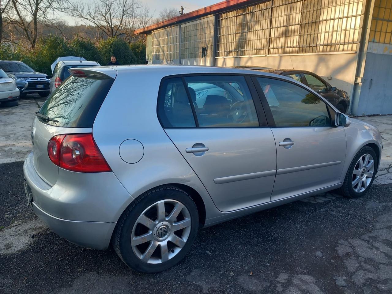 Volkswagen Golf 1.9 TDI 5p. Sportline