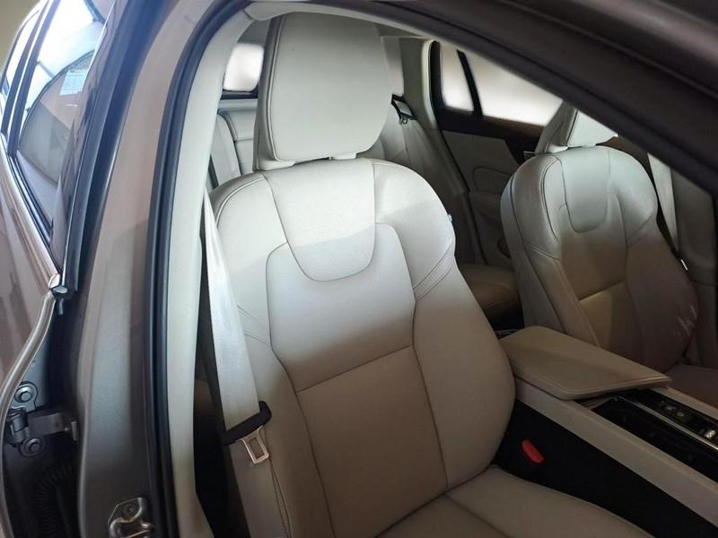 VOLVO V60 B4 D AUTOMATICO MOM.BUSINESS PRO STATION WAGON