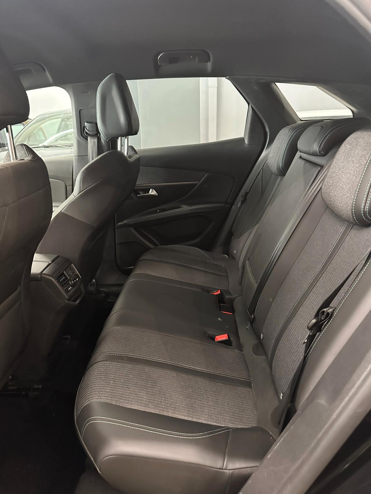 Peugeot 3008 BlueHDi 130 S&S EAT8 Allure Pack