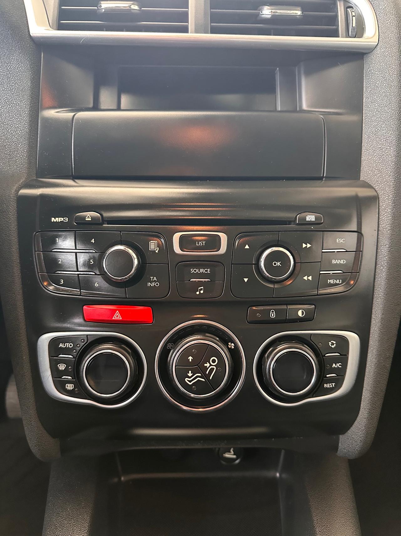 Citroen C4 Berlina C4 1.6 vti Attraction