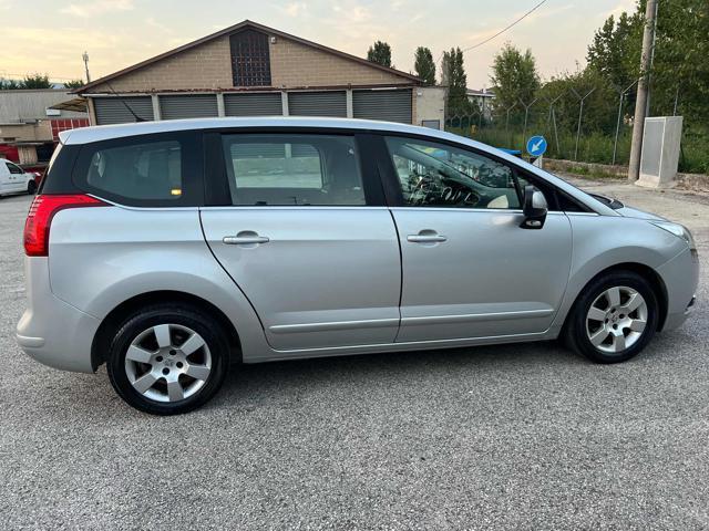 PEUGEOT 5008 7posti 1.6 HDi 112CV senza nessun lavoro da fare