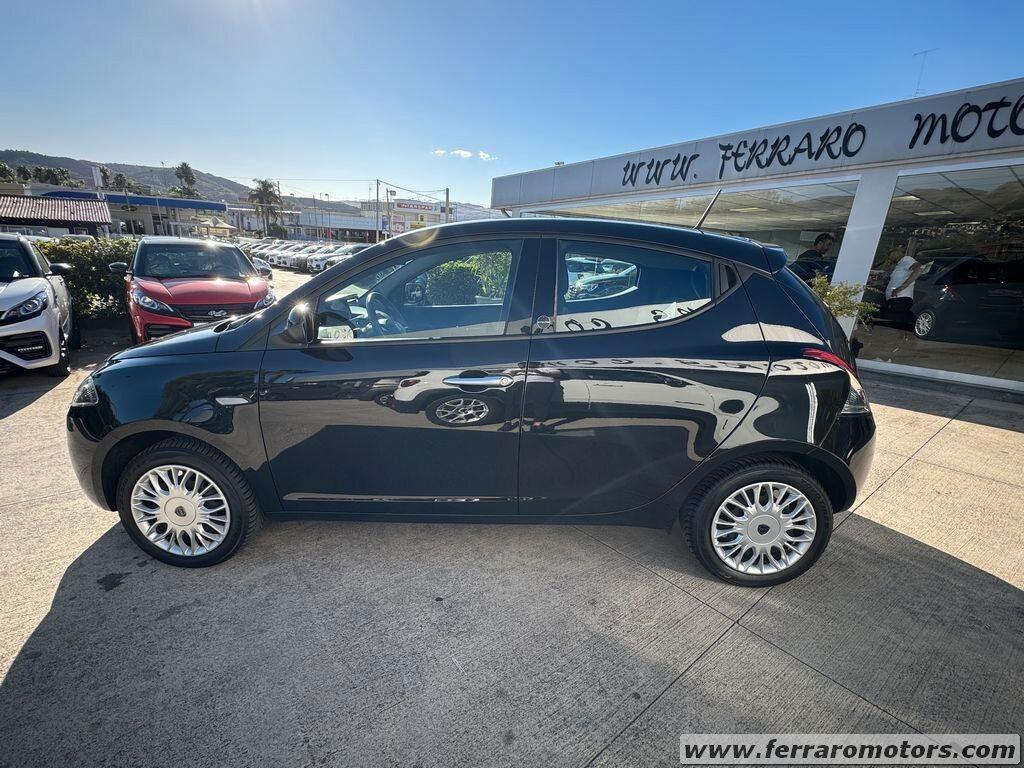 Lancia Ypsilon silver SOLO 51000KM A SOLI 125 EURO AL MESE