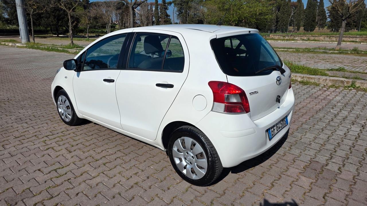 Toyota Yaris 1.0 5 porte Now