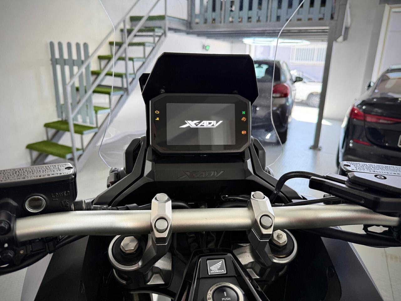 Honda X-ADV 750 con travel pack