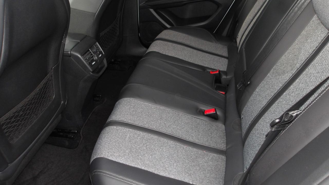 PEUGEOT 3008 1.6 TDI-AUTO-RETROC-PREZZO PROMO!