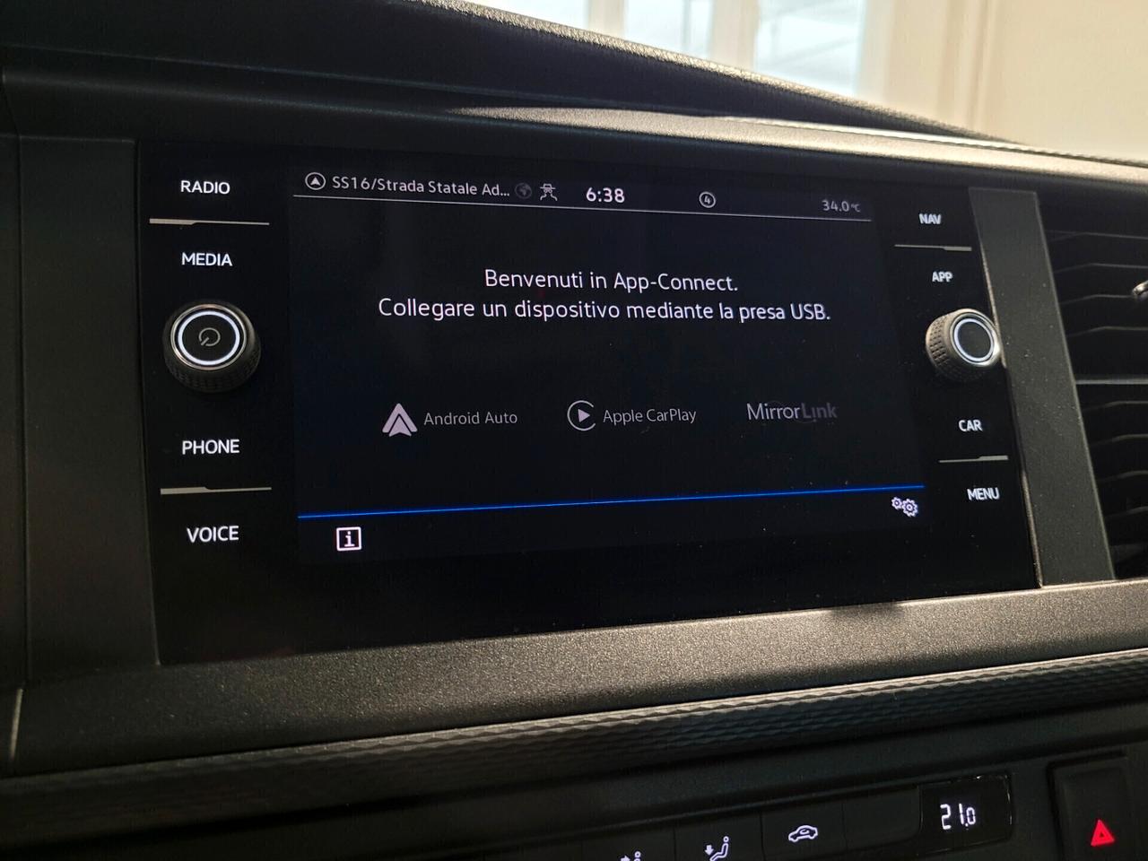 Volkswagen Caravelle 2.0 TDI AUT. 8 POSTI CARPLAY NAVI FULL-LED