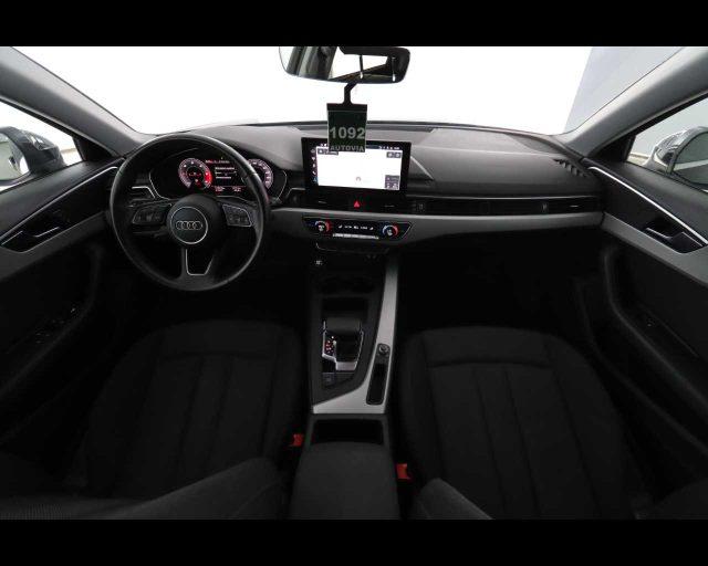 AUDI A4 Avant 40 TDI S tronic Business Advanced