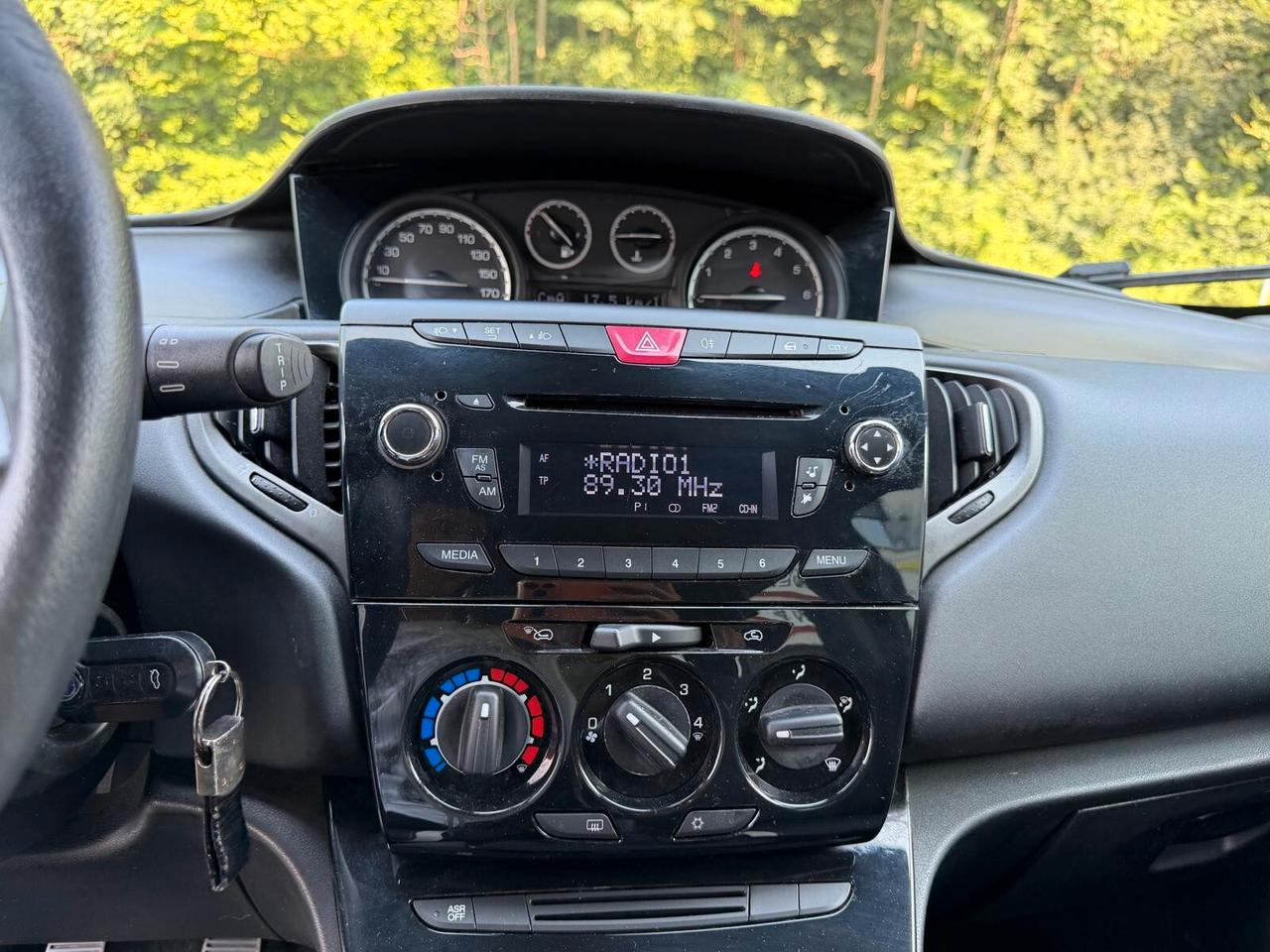 Lancia Ypsilon 1.2 69 CV 5 porte Platinum