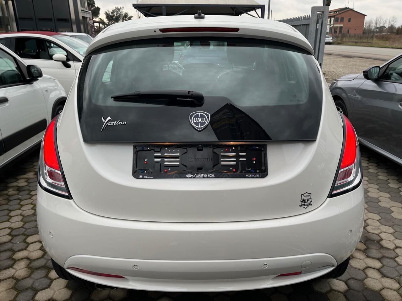 Lancia Ypsilon 1.2 69 CV 5 porte S&S Gold