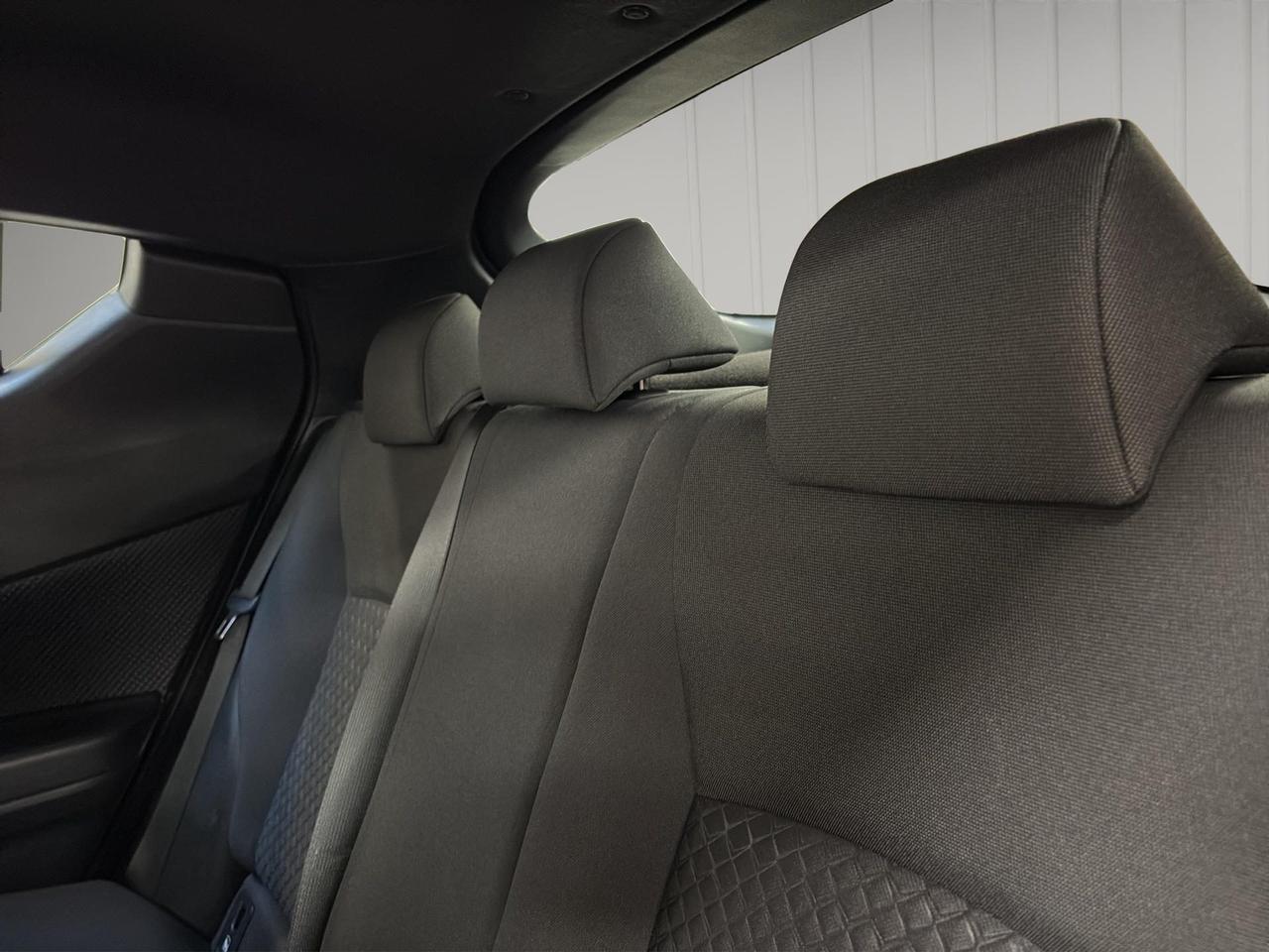 Toyota C-HR 1.8h Business e-cvt