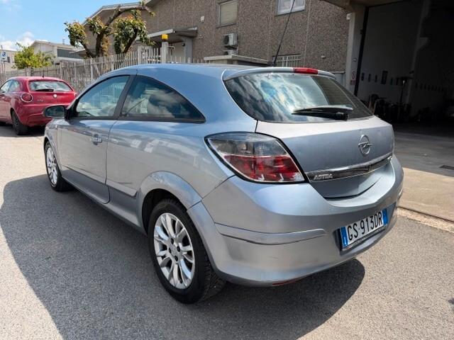Opel Astra 1.4i 16V cat 3 porte adatta a neopatentati