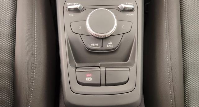 AUDI Q2 1.6 TDI S line Edition