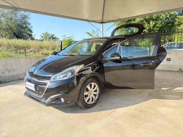 PEUGEOT 208 1.2 82cv 5 porte POCHI CHILOMETRI OK NEOPATENTATI
