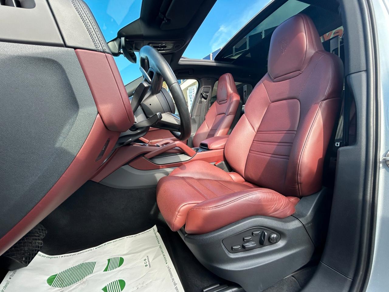 Porsche Cayenne 3.0 V6 tiptronic