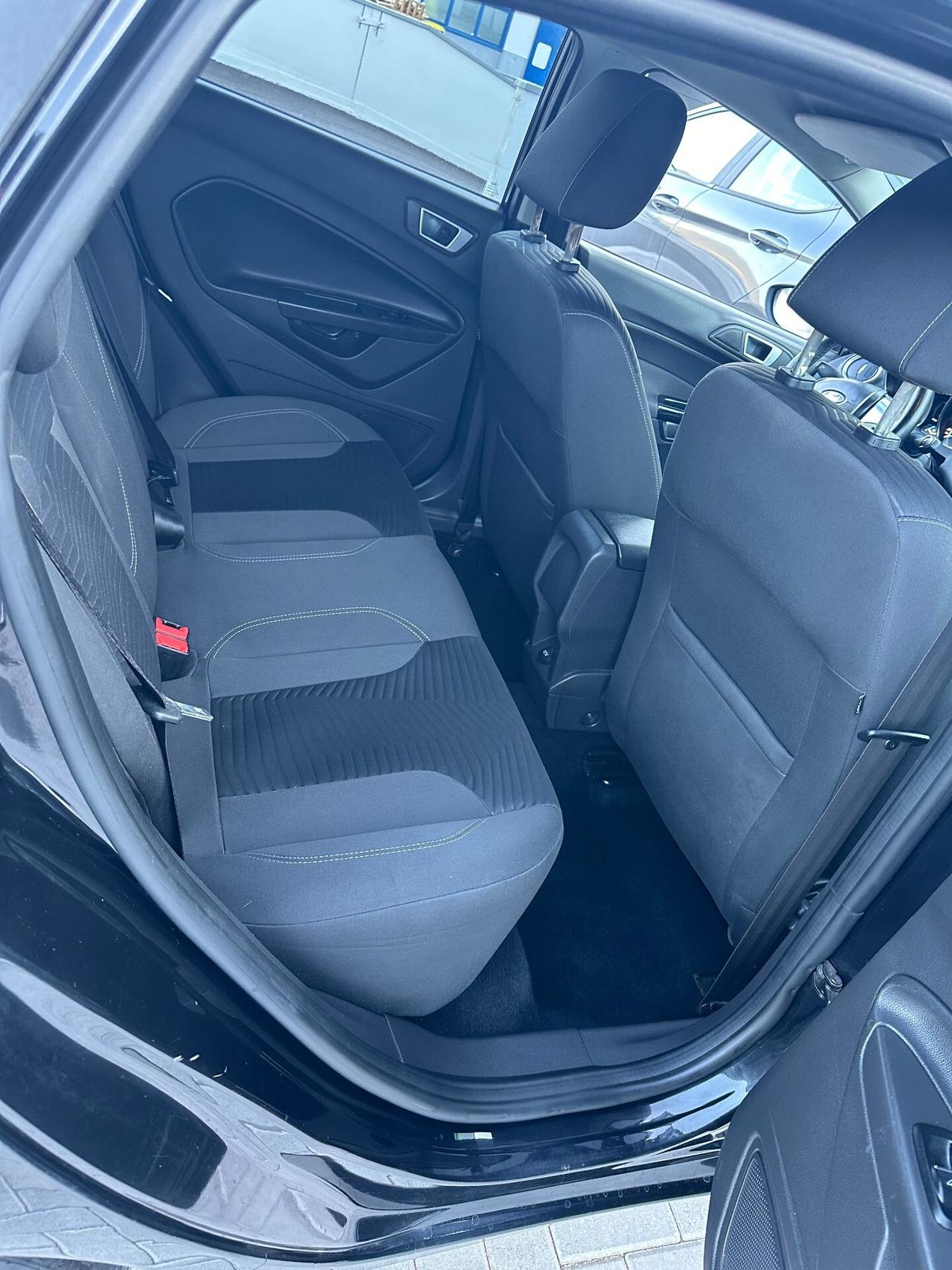 Ford Fiesta 1.5 TDCi 75CV 5 porte Titanium