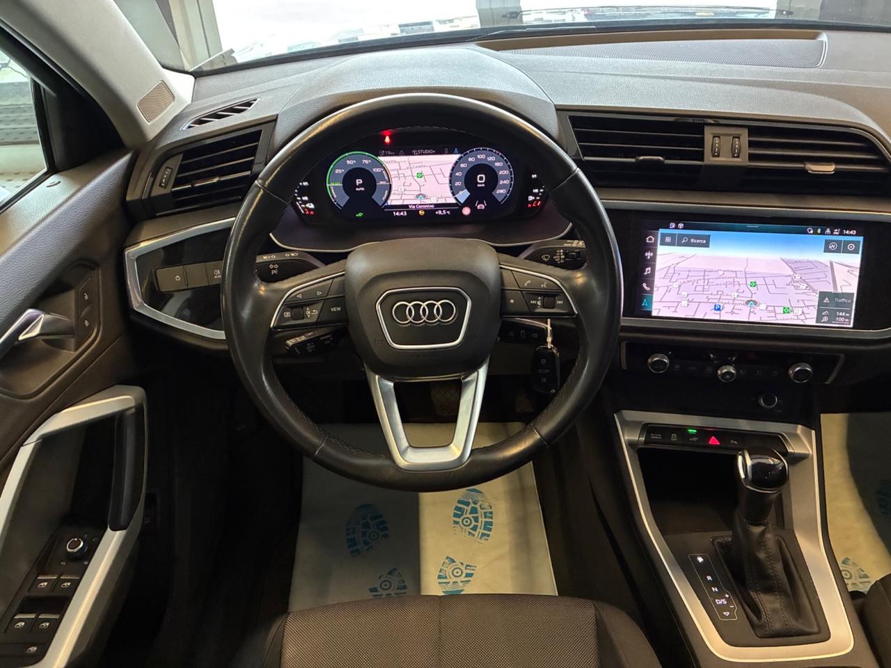 Audi Q3 45 Plug-in s-tronic 245cv Aziendale