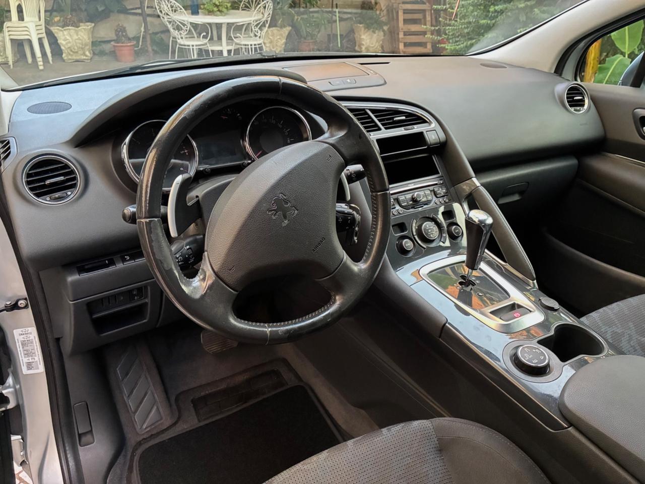 Peugeot 3008 1.6 HDi 112CV cambio robotizzato Business