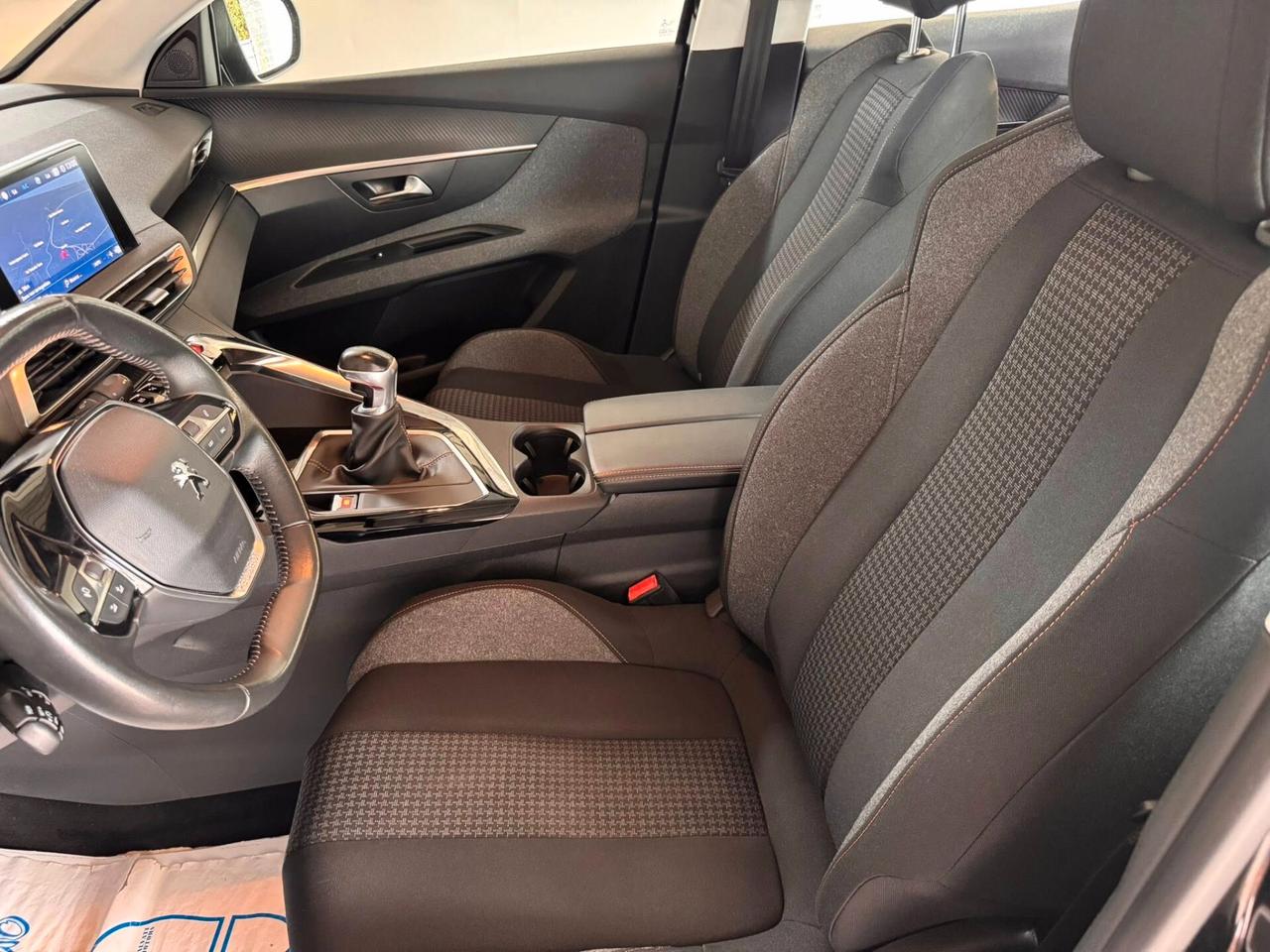 Peugeot 3008 BlueHDi 130 S&S Business