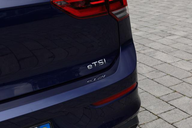 VOLKSWAGEN Golf 1.0 eTSI EVO DSG Life