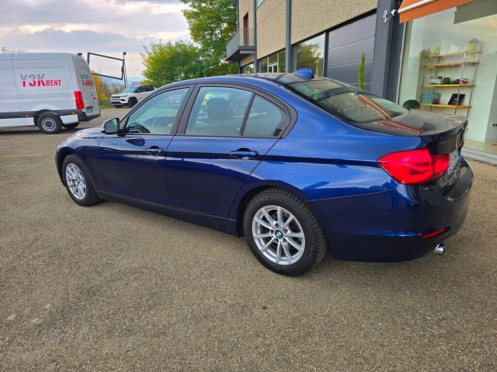 Bmw 318 318d BERLINA LUXURY DA VETRINA!