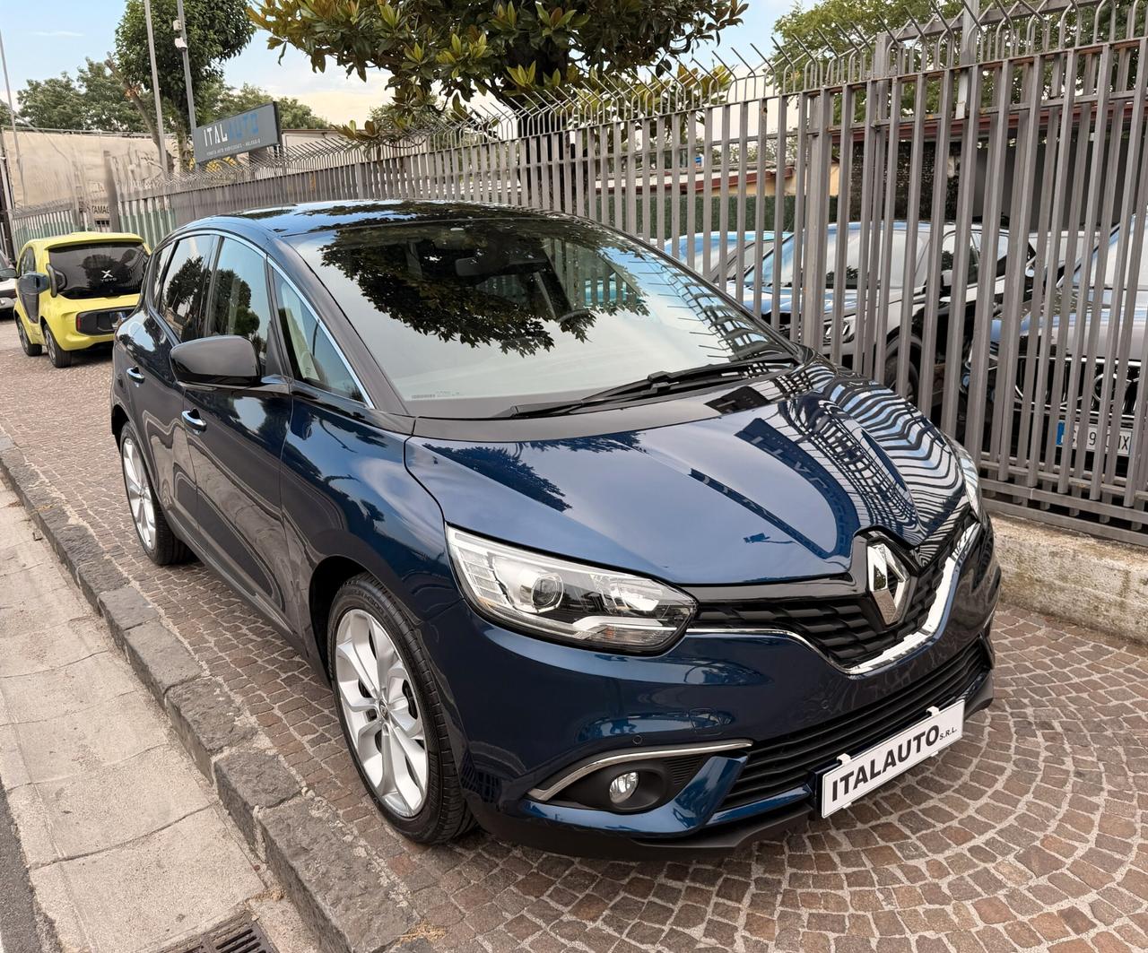 Renault Scenic 1.5 dCi 8V 110 CV EDC Energy Sport Edition2