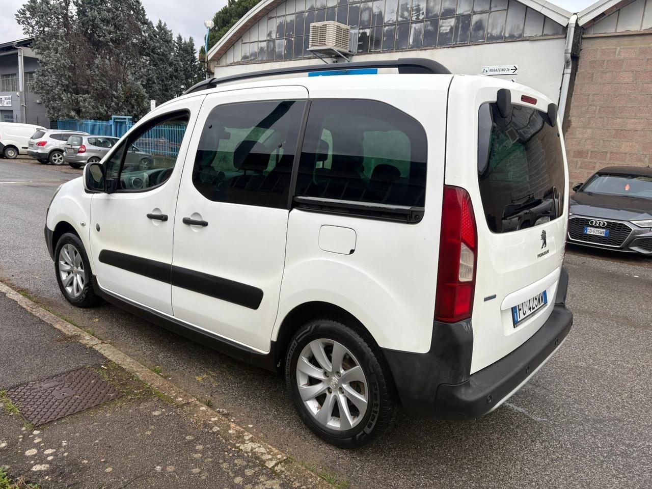 Peugeot Partner Tepee 2016 BlueHDi 120 S&S Outdoor