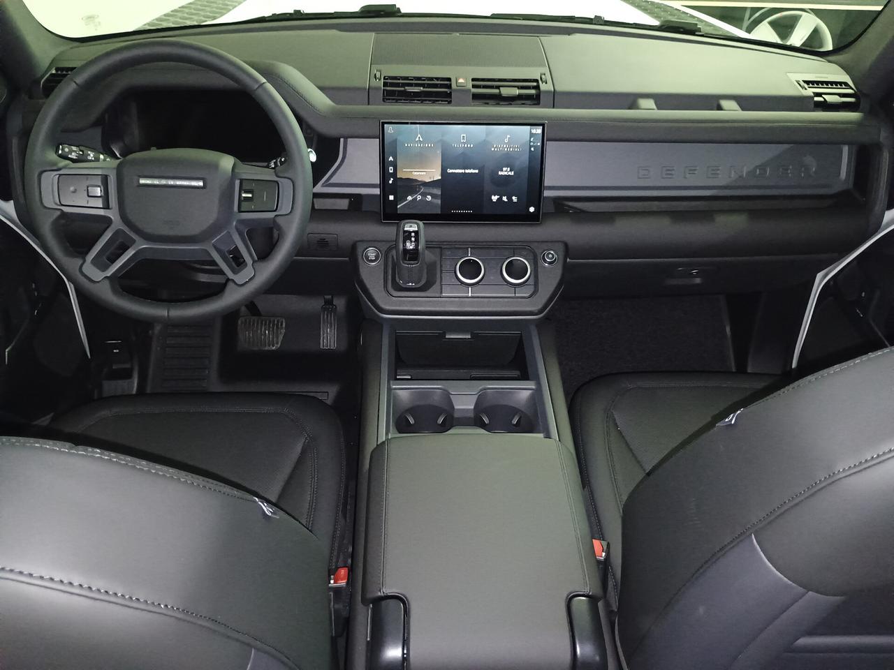 Land Rover Defender 90 3.0D I6 250 CV AWD Auto X-Dynamic SE Prezzo di Listino €. 95.518,46 Auto Aziendale €. 85.900,00