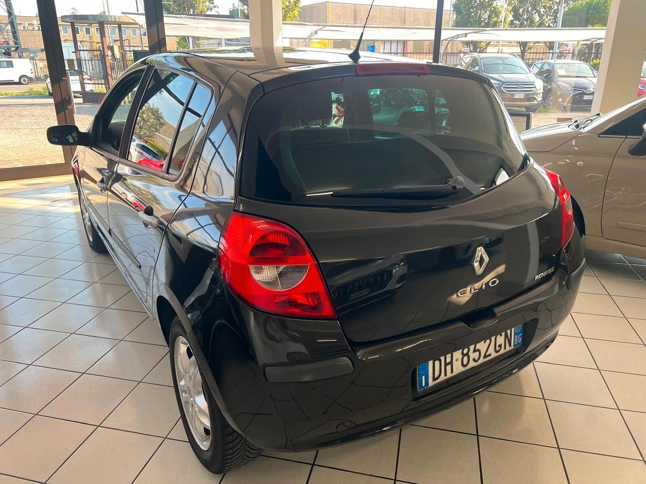 Renault Clio 1.2 16V 5 porte Dynamique