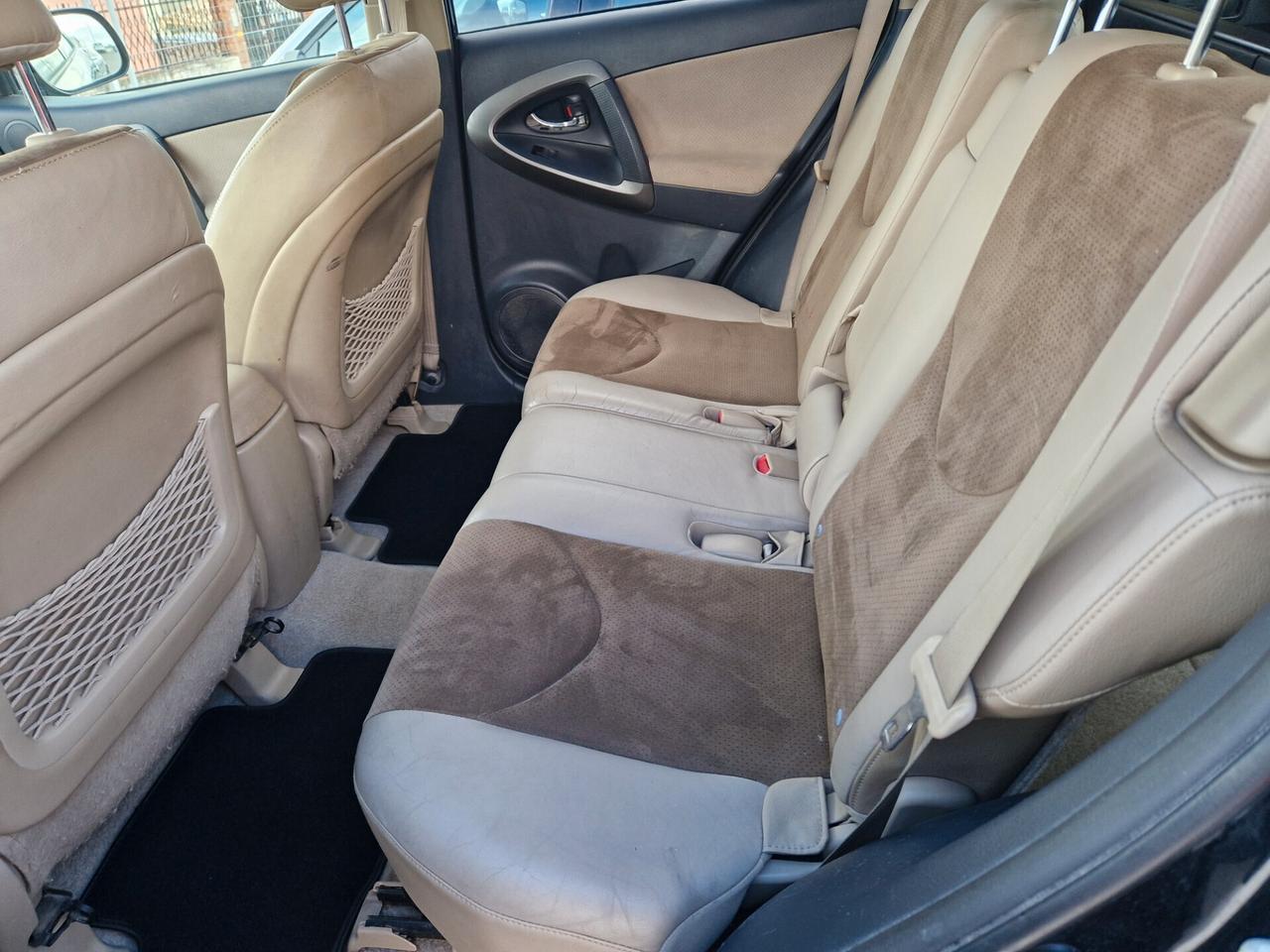 Toyota RAV 4 RAV4 Crossover 2.2 D-4D 150 CV DPF Exclusive