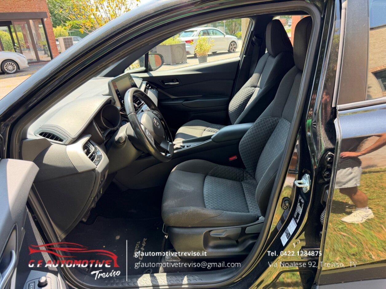 Toyota C-HR 1.8h Business e-cvt