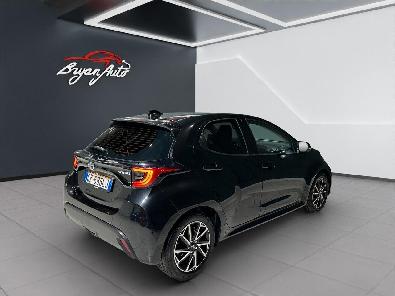 Toyota Yaris 1.5h LOUNGE