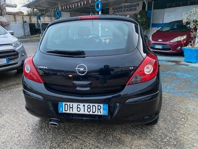 Opel Corsa 1.2 3 porte Club