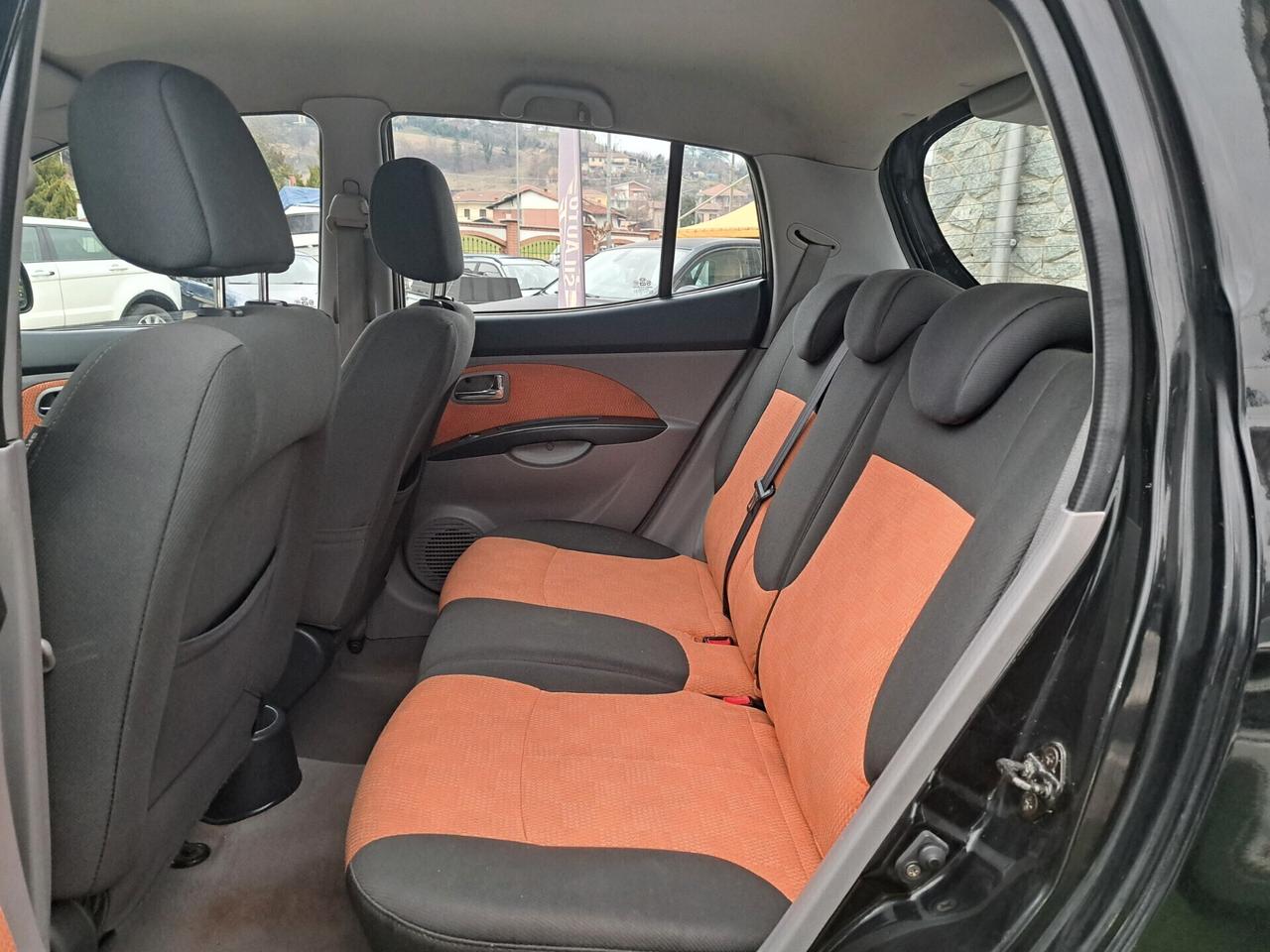 Kia Picanto 1.0 benzina / 65 cv/AUTOMATICA , perfetta NEOPATENTATI