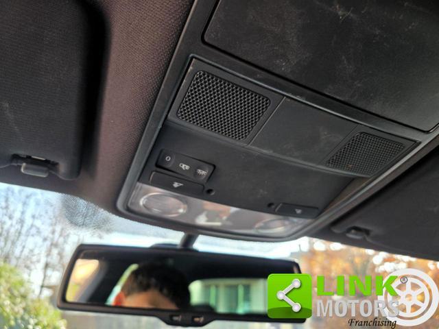 VOLKSWAGEN Golf 3.2 VR6 4mot. 3p. DSG R32