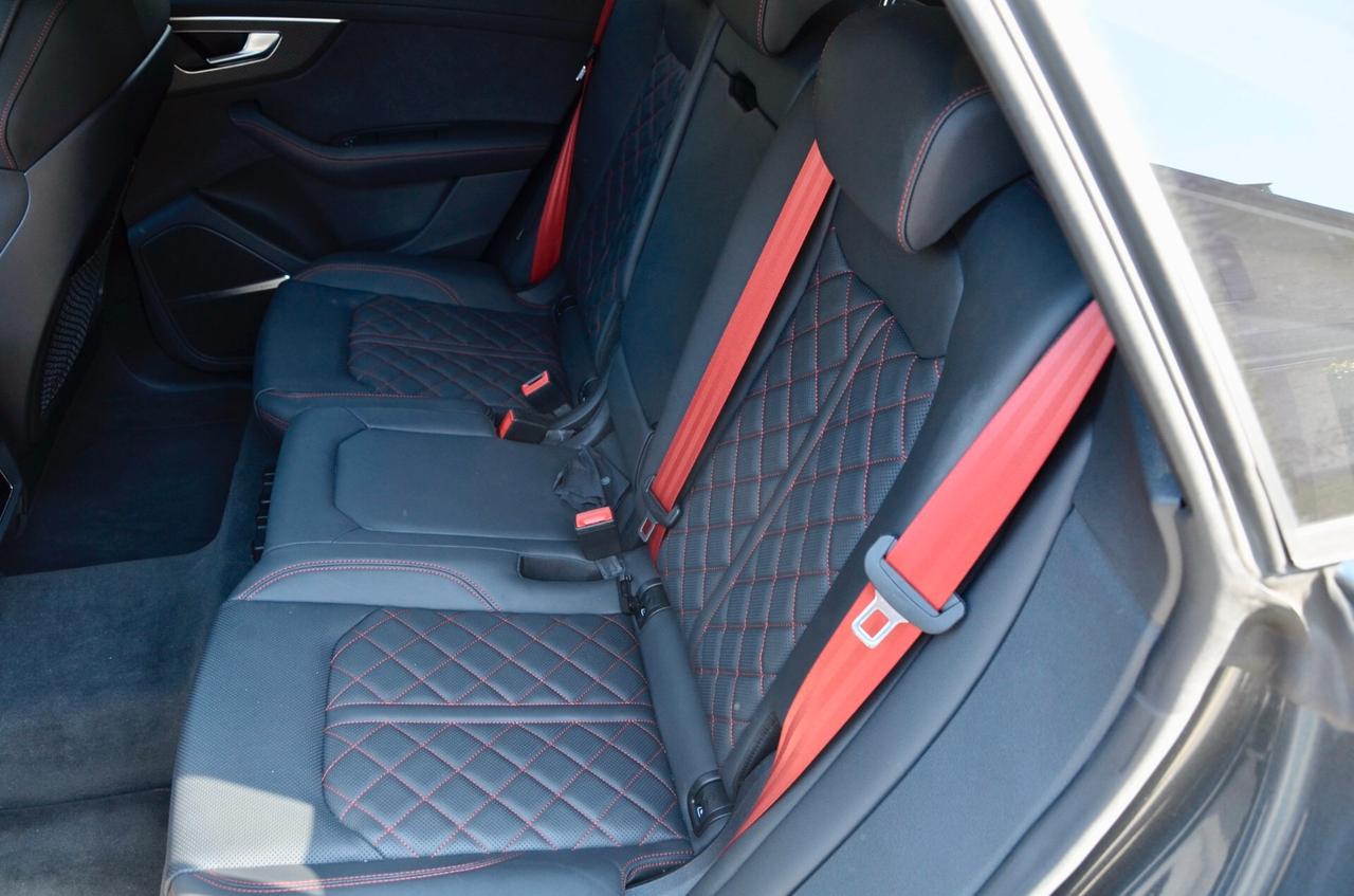 AUDI SQ8 4.0 TFSI QUATTRO 507cv TIPTRONIC, GAR, AUDI 12/27, SERVICE AUDI, UNICOPROPRIETARIO, EURO 6E, TETTO, MATRIX, BANG&OLUFSEN, SOFT CLOSE, SOSPENSIONI ADATTIVE, INSERTI CARBONIO, 23", PERMUTE