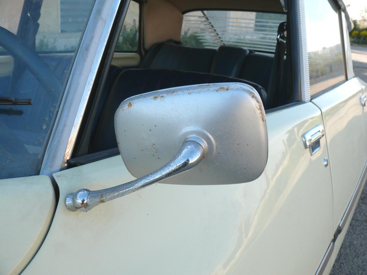 Citroen DS SUPER (M1145)