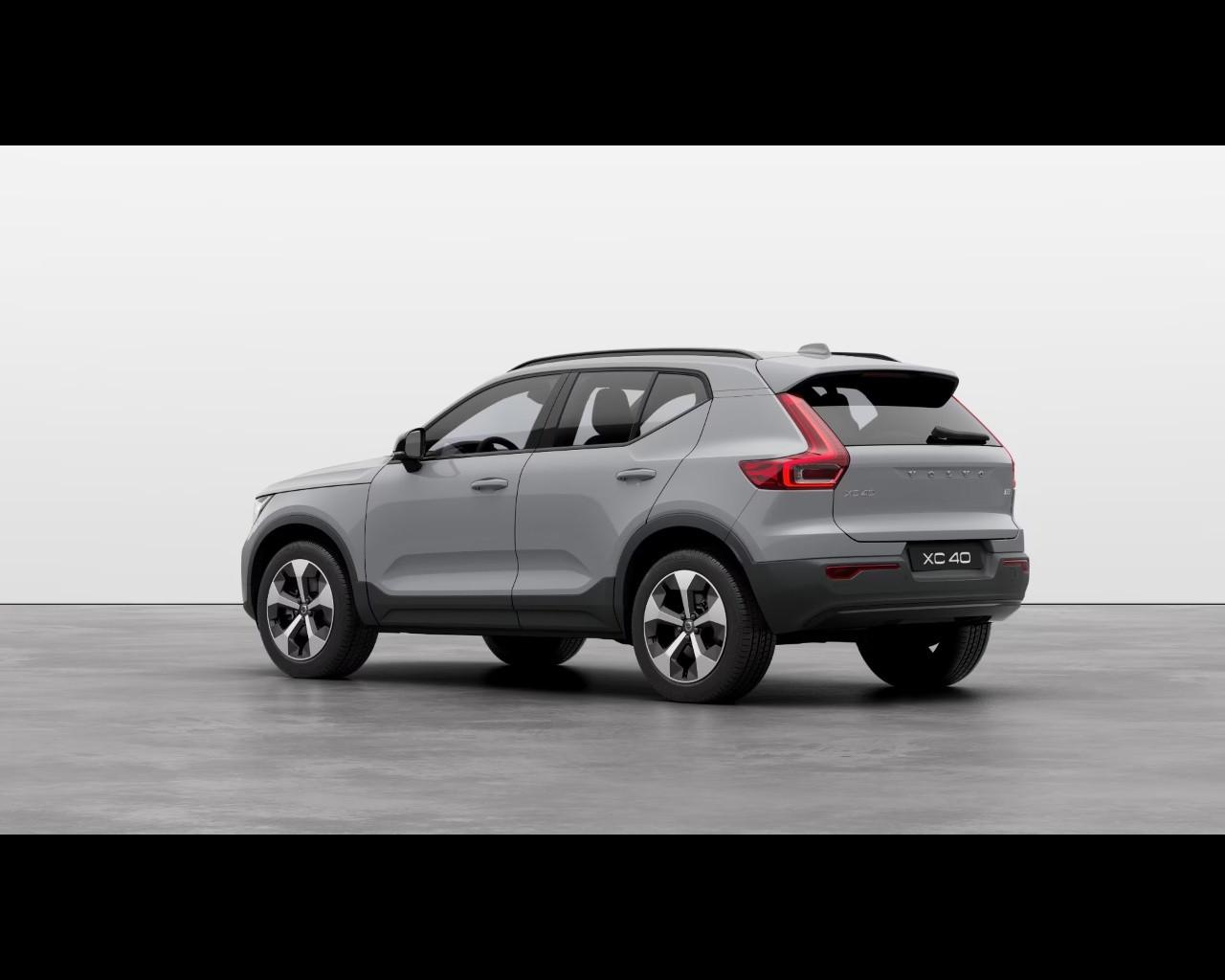 VOLVO XC40 B3 GEARTRONIC PLUS DARK