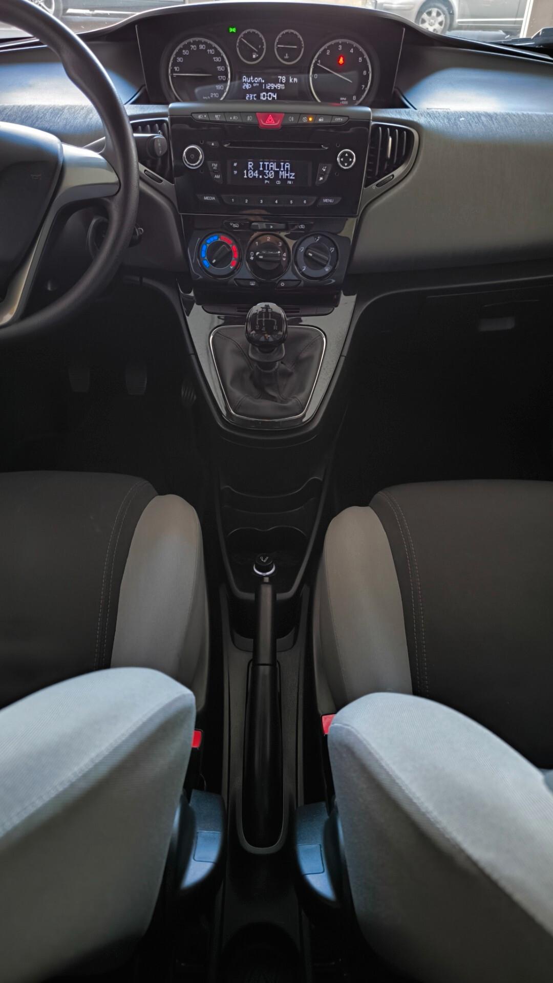 Lancia Ypsilon 1.2 69 CV 5 porte S&S Silver