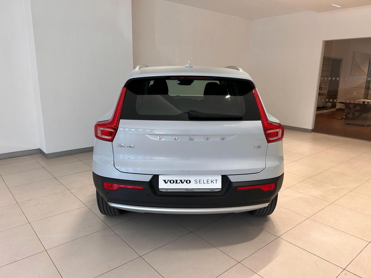 Volvo XC40 T2 Momentum Pro