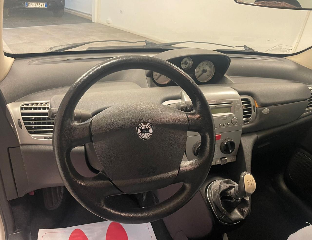 LANCIA YPSILON 1.2-OK NEOPATENTATI