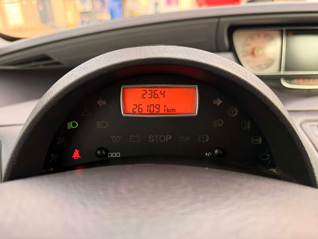 Peugeot 807 2.0 HDi FAP SV 7 POSTI