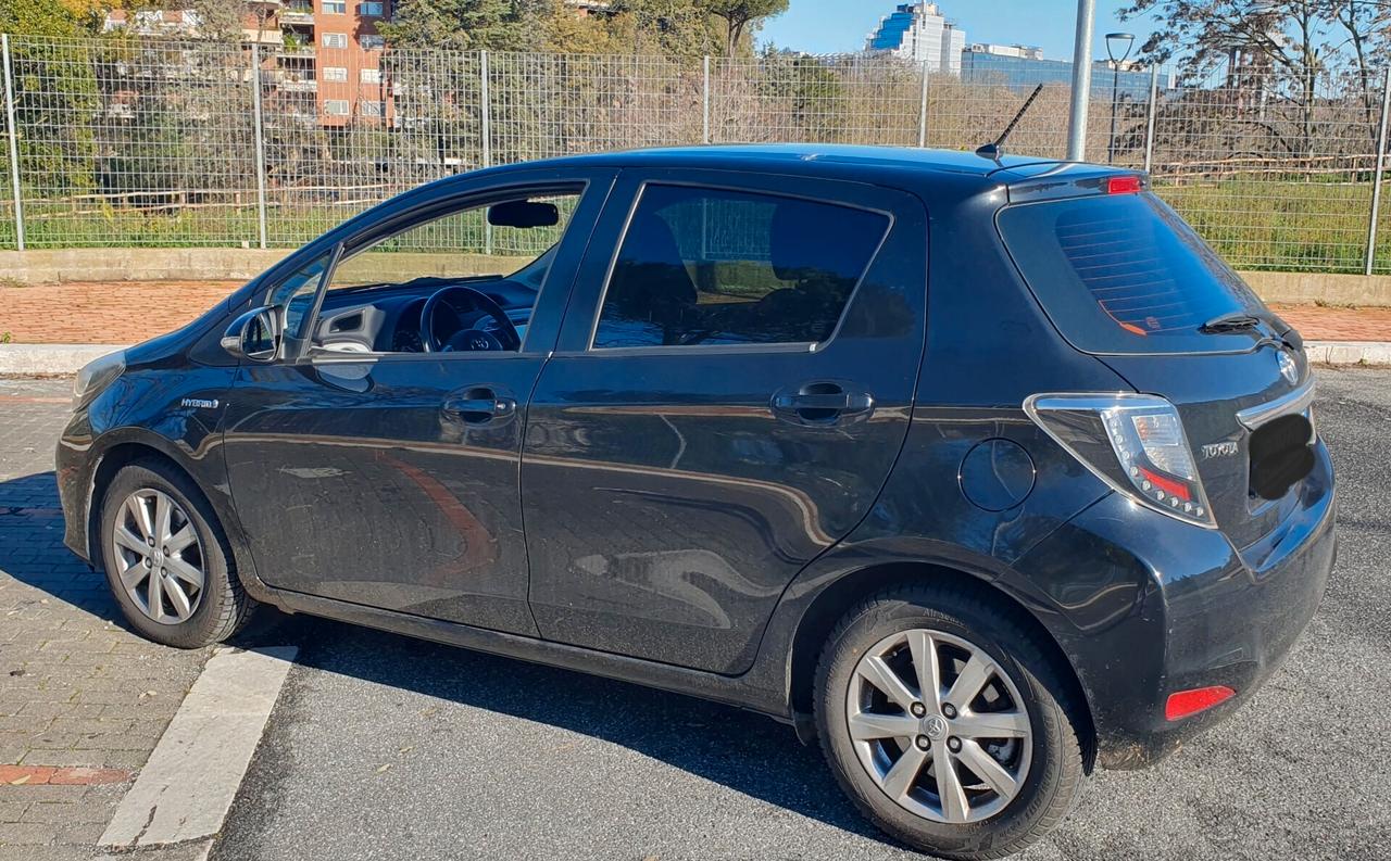 Toyota Yaris lounge hybrid