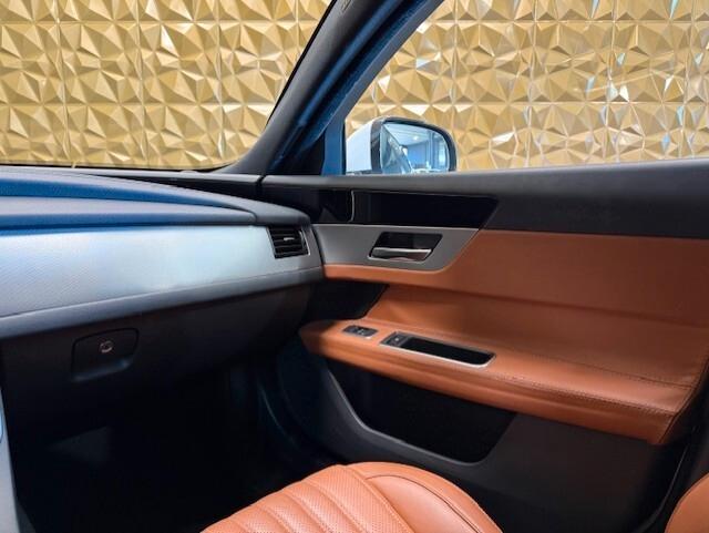 Jaguar XF 2.0 D 180 CV AWD aut. Prestige