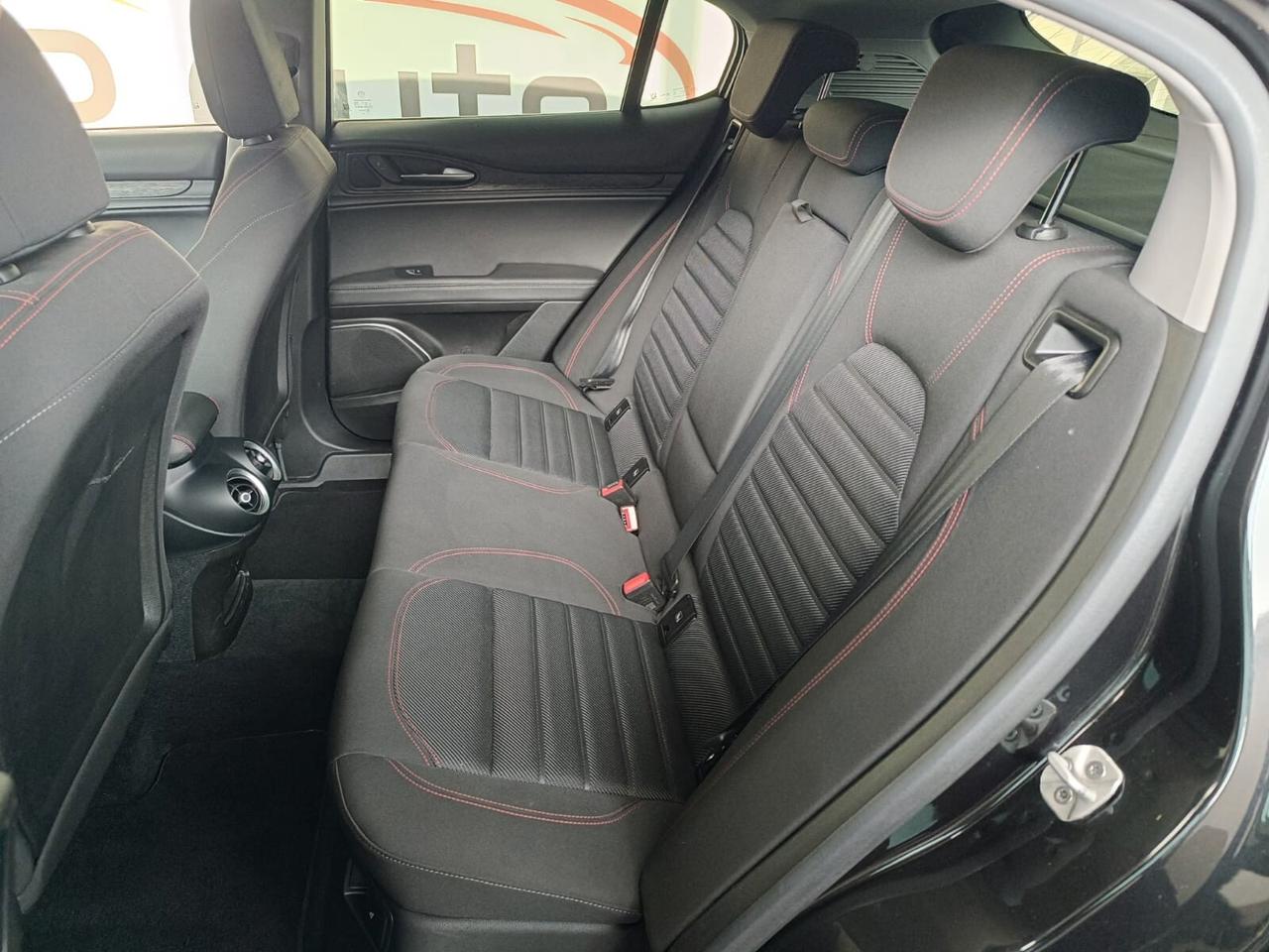 Alfa Romeo Stelvio 2.2 Turbodiesel 160 CV AT8 RWD Business Sport