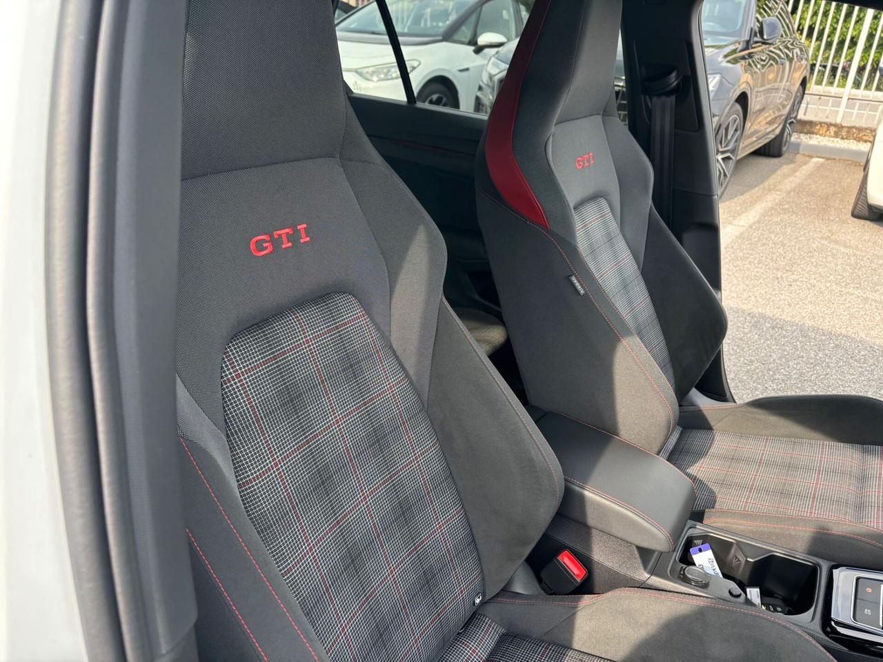 Volkswagen Golf VIII 2.0 TSI GTI – benzina,