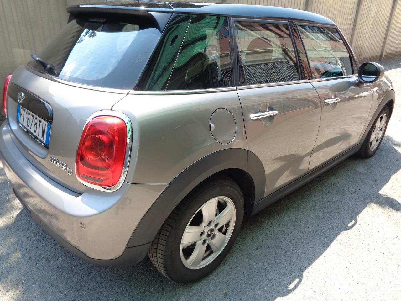 Mini Mini 1.5 Cooper D Business 5 porte AUTOMATICA