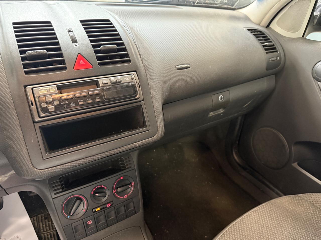 Volkswagen Polo 1.0 cat 5 porte Air 50CV Ok Neopatentati